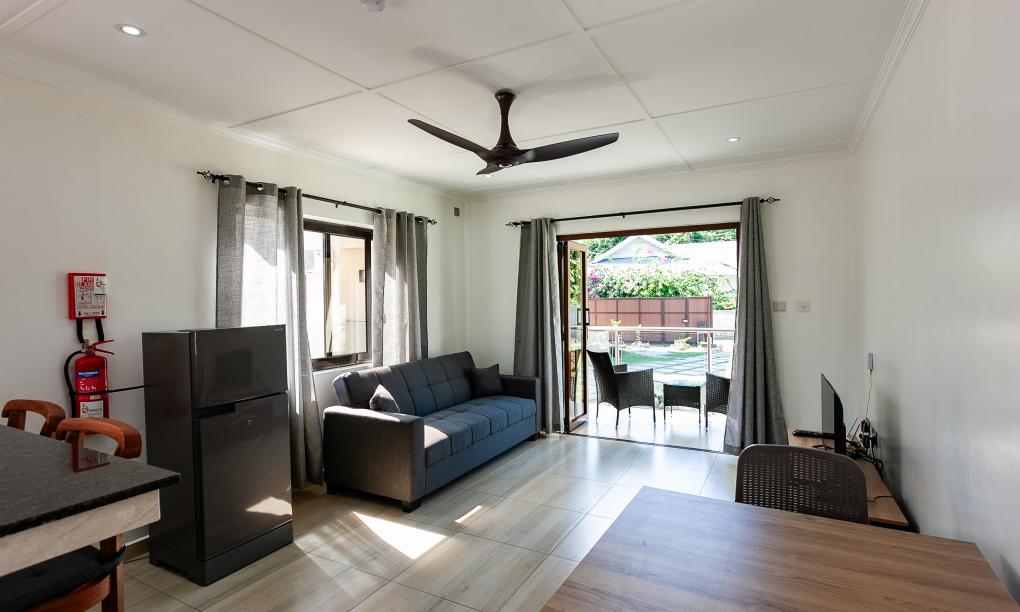 Yvon's Tropical Villa - 1-Schlafzimmer-Appartement mit Gartenblick