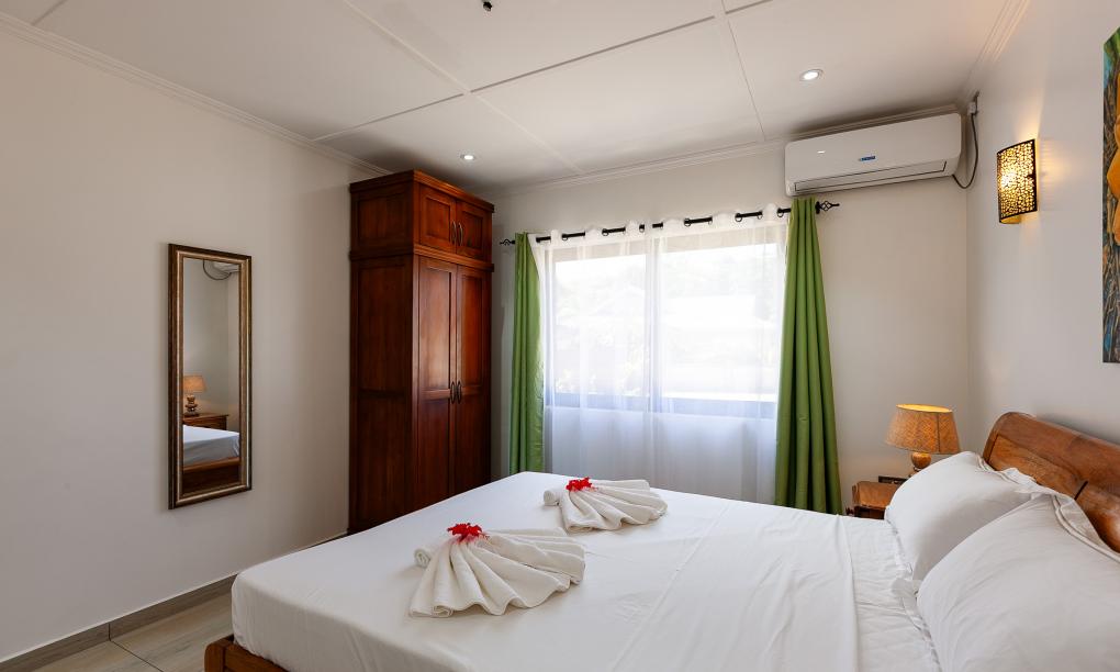 Yvon's Tropical Villa - 1-Schlafzimmer-Appartement mit Gartenblick