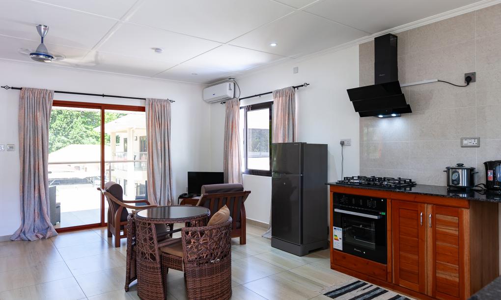 Yvon's Tropical Villa - Deluxe Studio