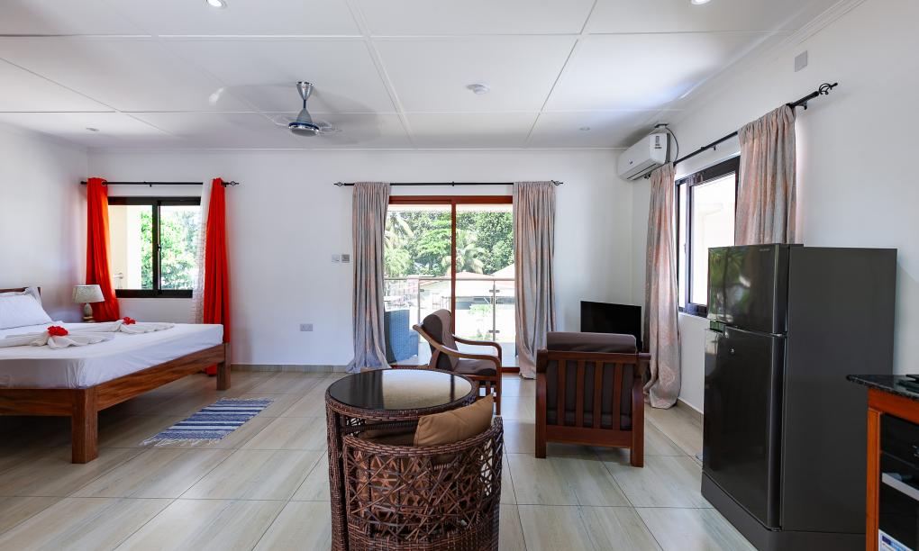 Yvon's Tropical Villa - Deluxe Studio