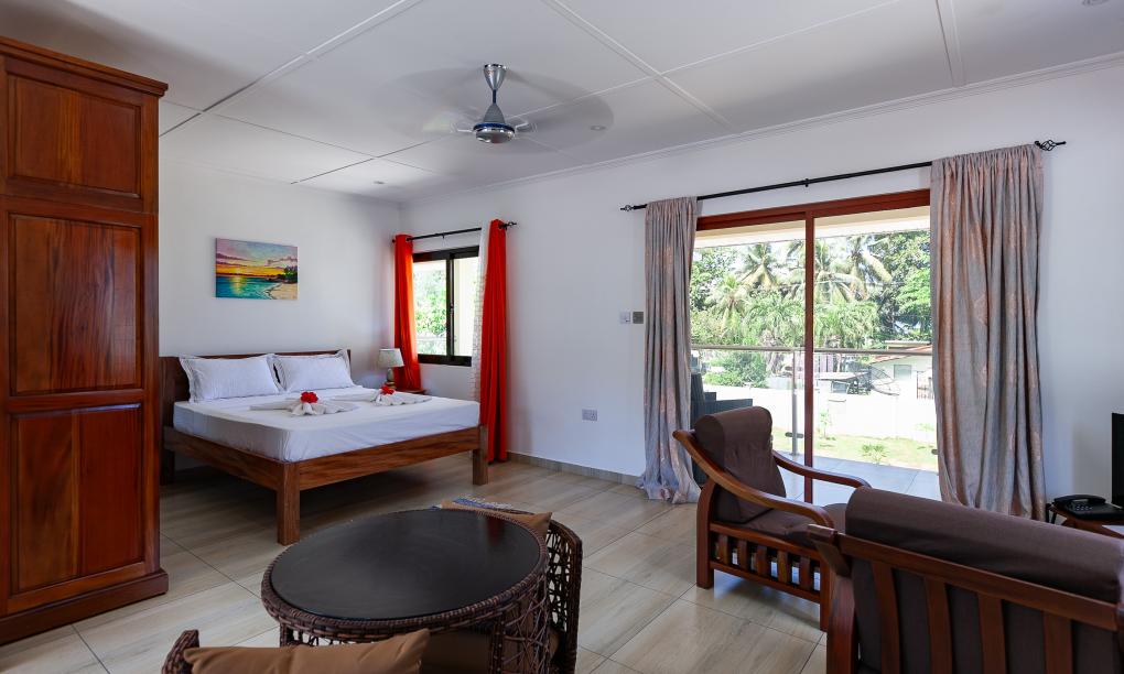 Yvon's Tropical Villa - Deluxe Studio