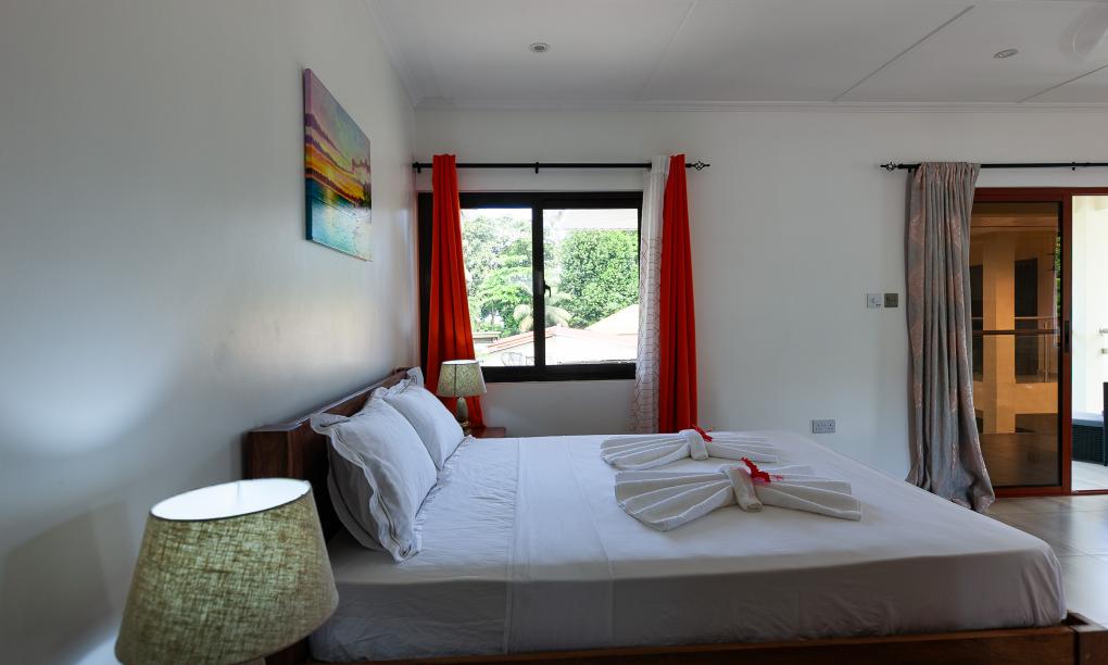 Yvon's Tropical Villa - Deluxe Studio