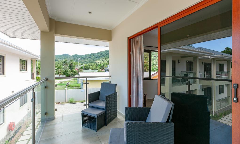 Yvon's Tropical Villa - Deluxe Studio