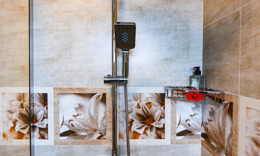 Yvon's Tropical Villa - Deluxe Studio mit Gartenblick