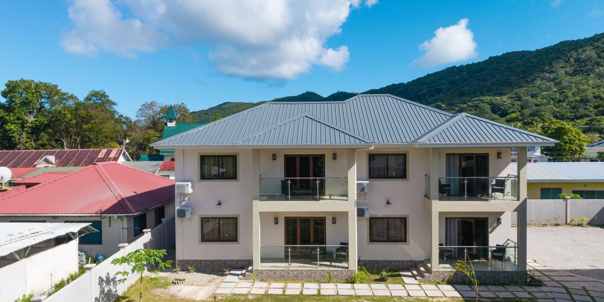 Yvon's Tropical Villa