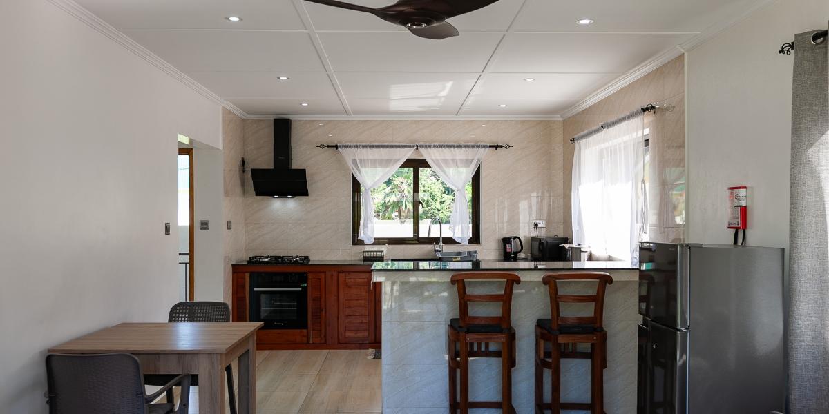 Yvon's Tropical Villa - 1-Schlafzimmer-Appartement mit Gartenblick