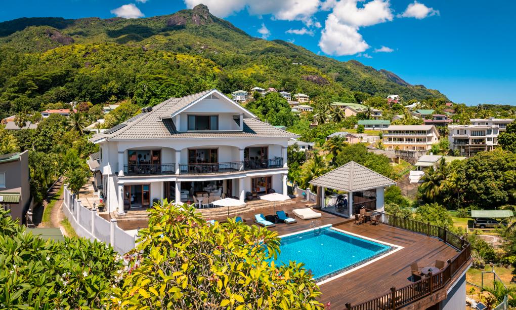 D'Offay Seaview Apartments