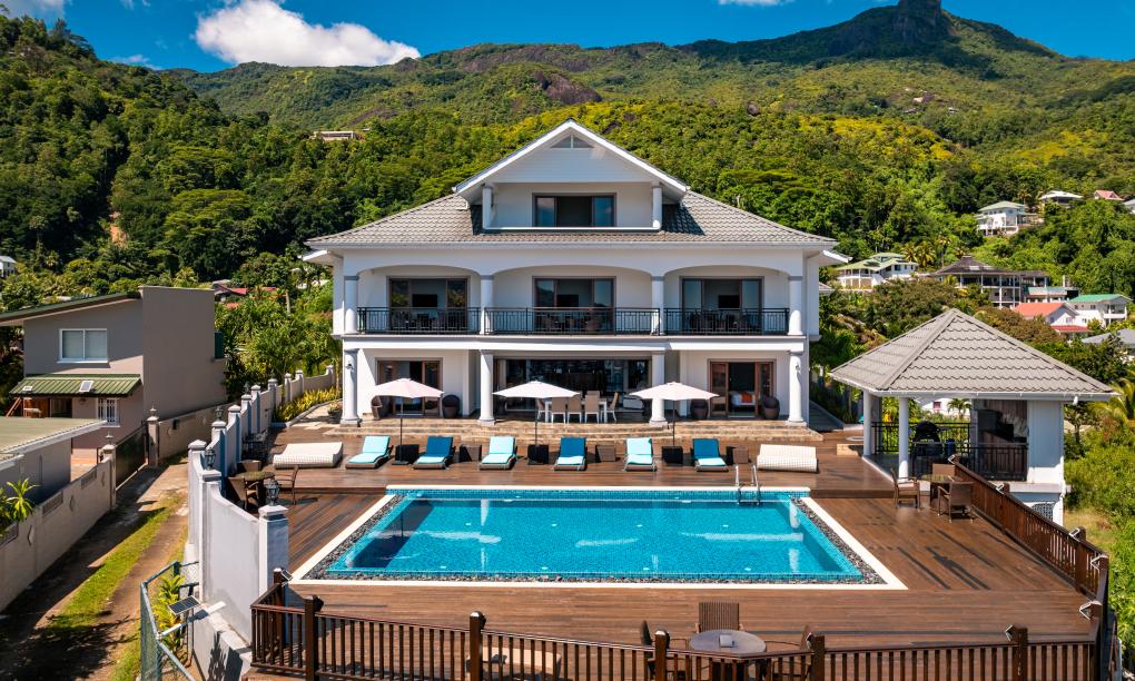 D'Offay Seaview Apartments