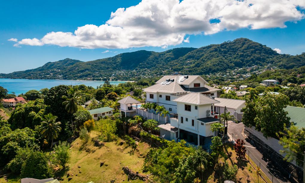 D'Offay Seaview Apartments