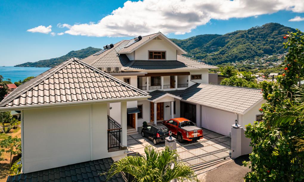 D'Offay Seaview Apartments