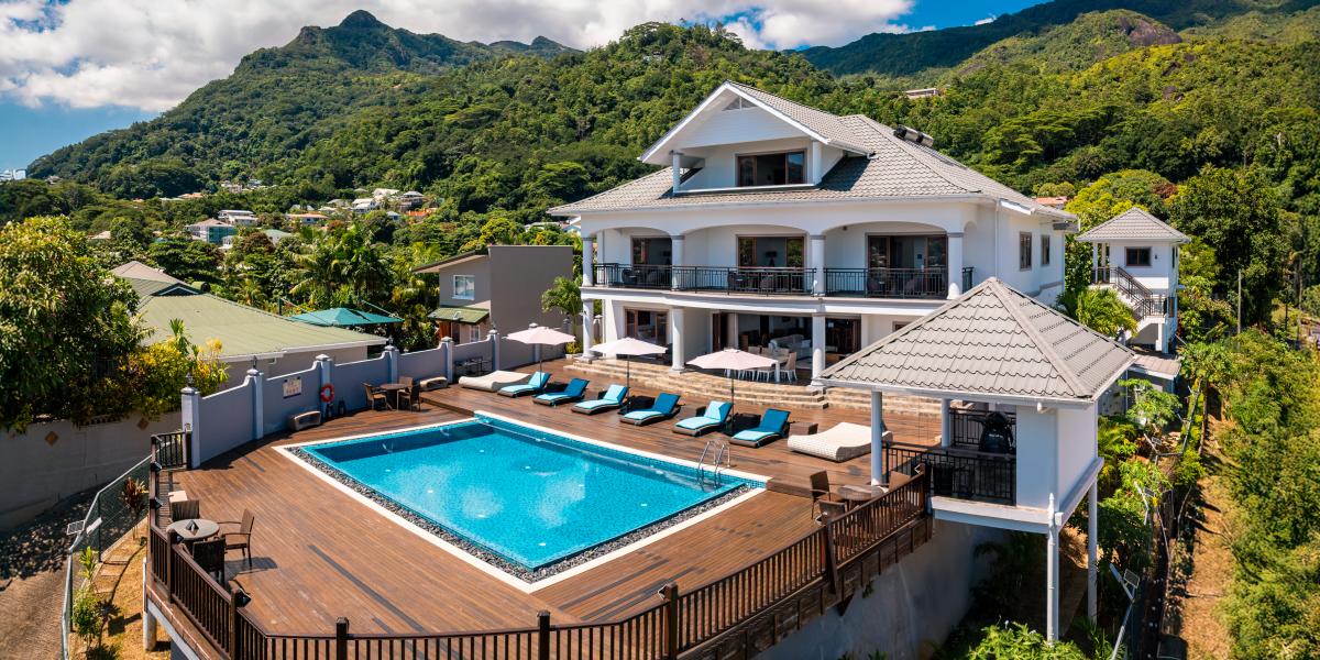 D'Offay Seaview Apartments