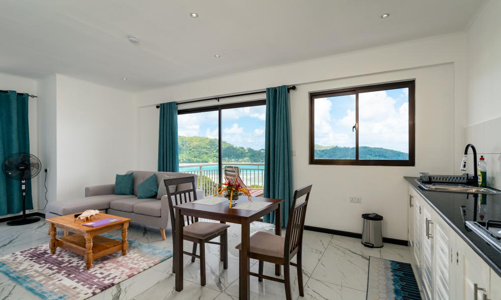 Jolie View - 1-Schlafzimmer-Appartement (Dritte Etage)