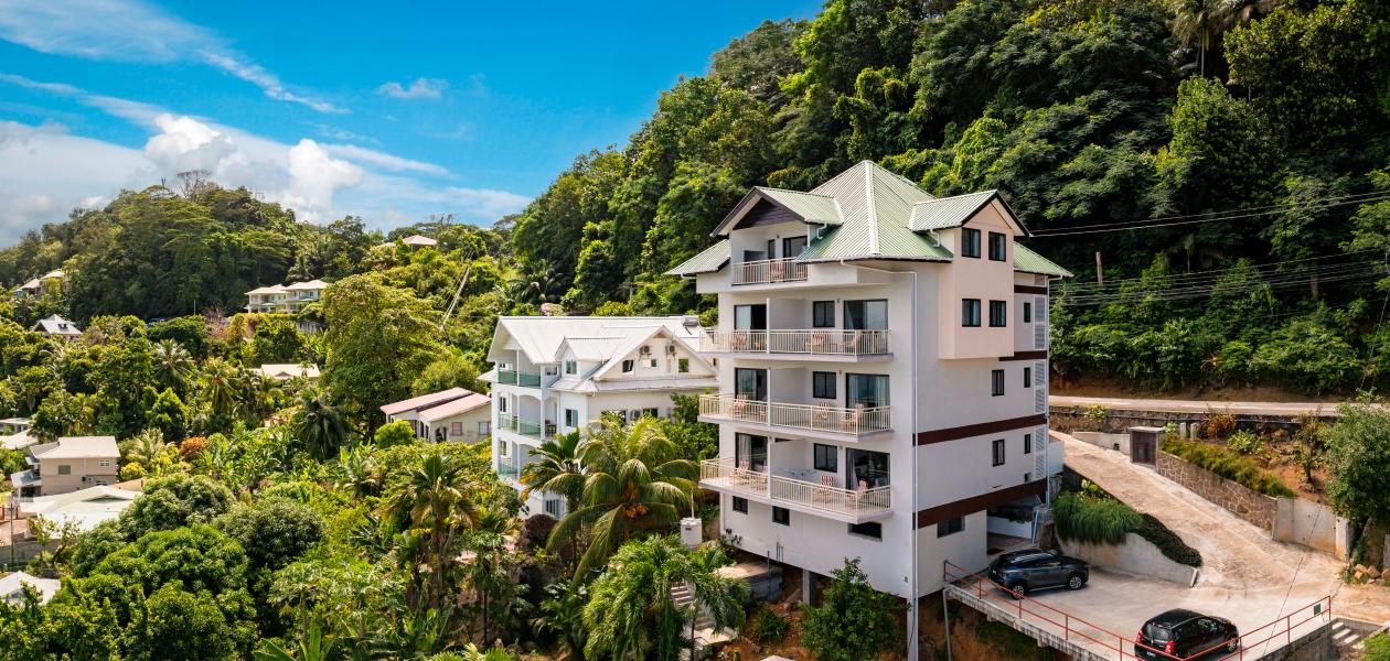 Jolie View - Photo 1