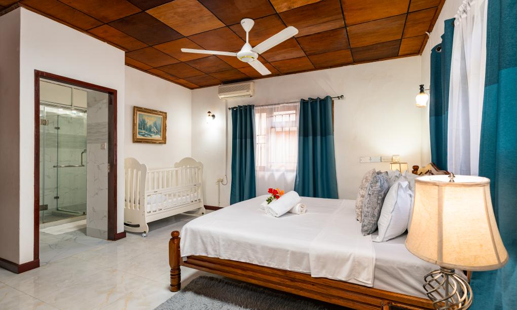 Elilia - 3-Bedroom House