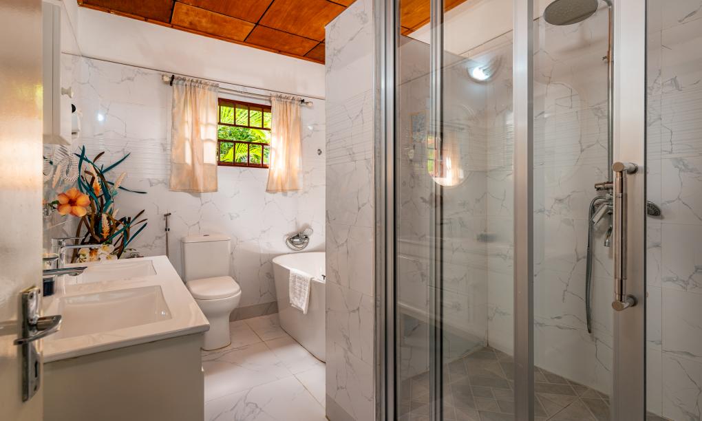 Elilia - 3-Bedroom House