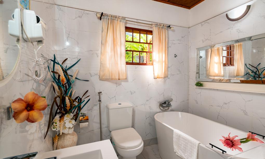 Elilia - 3-Bedroom House