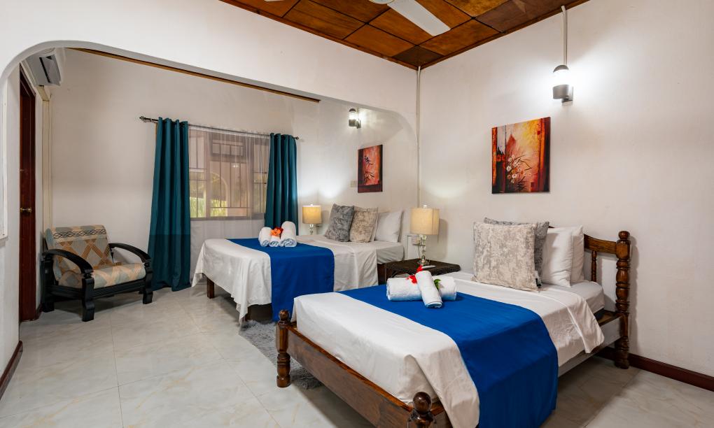 Elilia - 3-Bedroom House