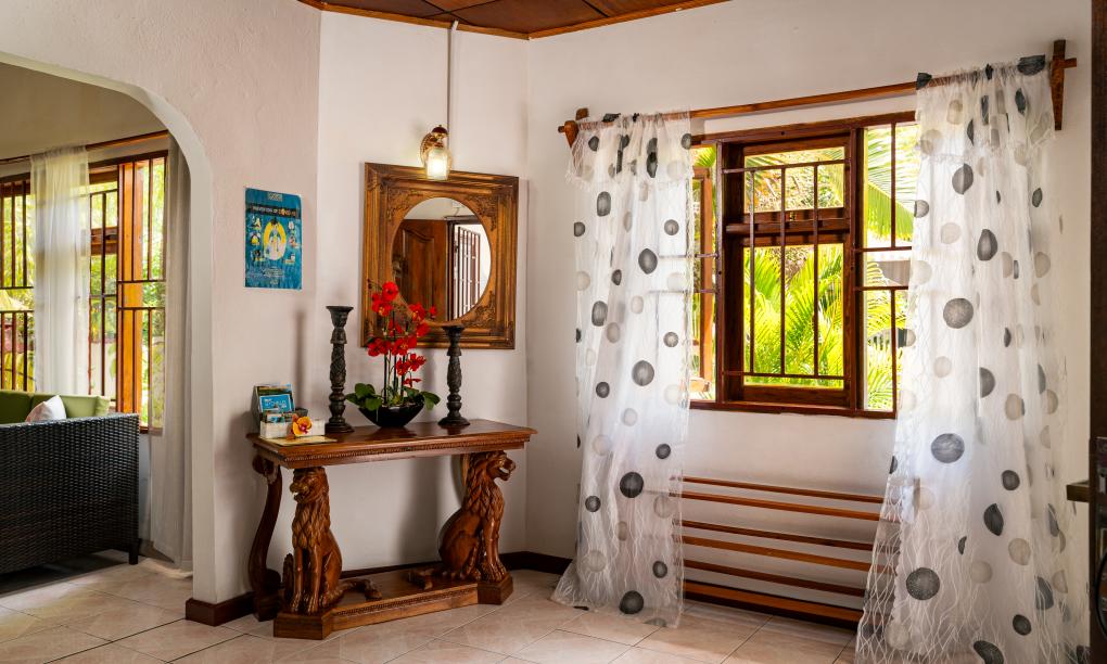 Elilia - 3-Bedroom House