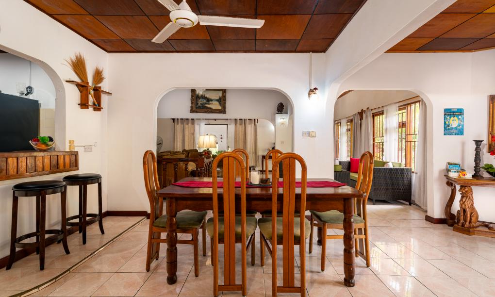 Elilia - 3-Bedroom House