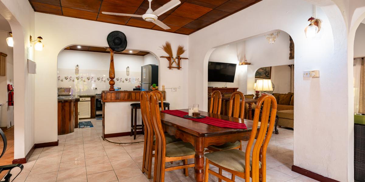 Elilia - 3-Bedroom House