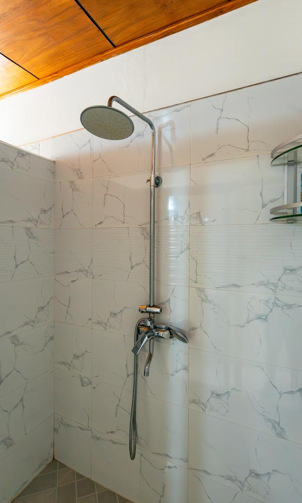 Elilia - 3-Bedroom House