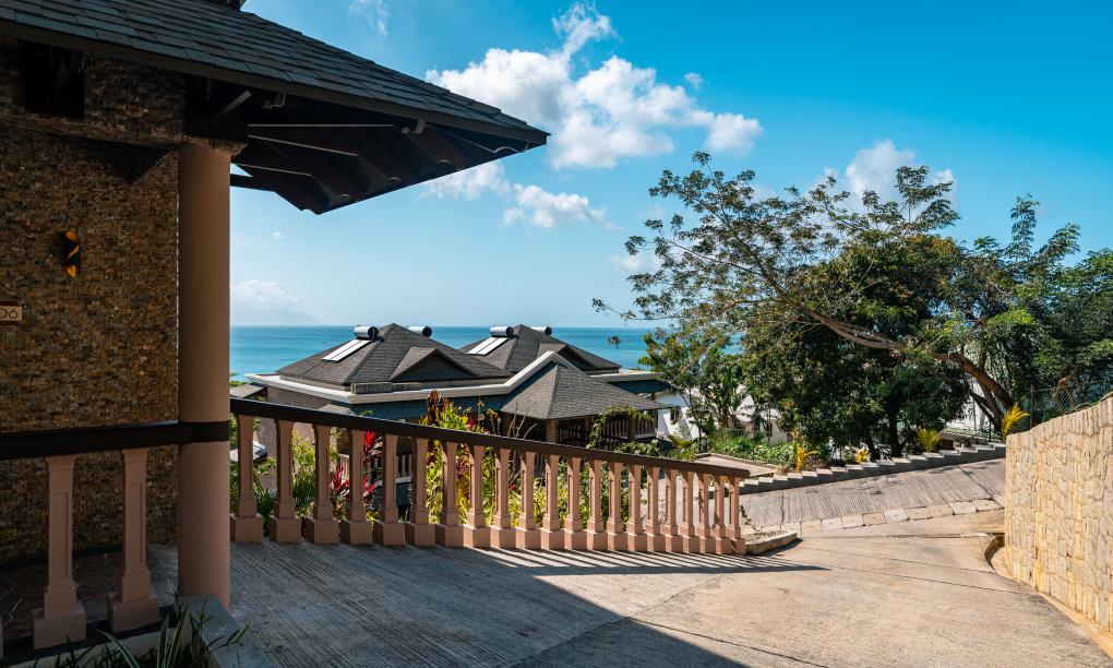 Gardens Hill Resort & Spa - Exclusive Pool Villa Meerblick