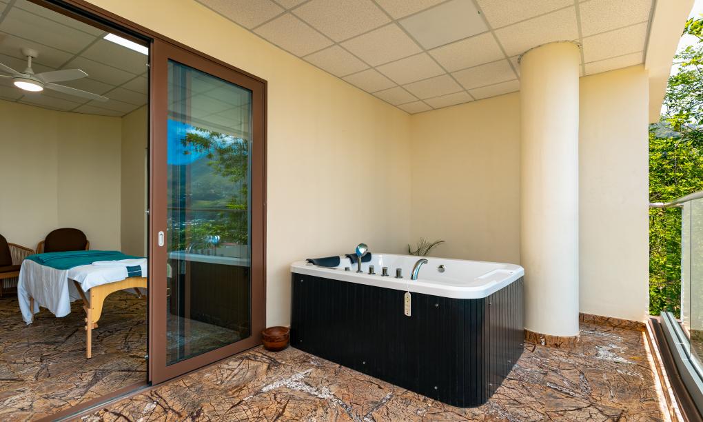 Gardens Hill Resort & Spa