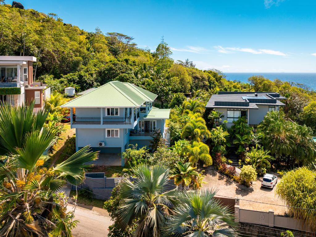 Royale Green Villa - Photo 2