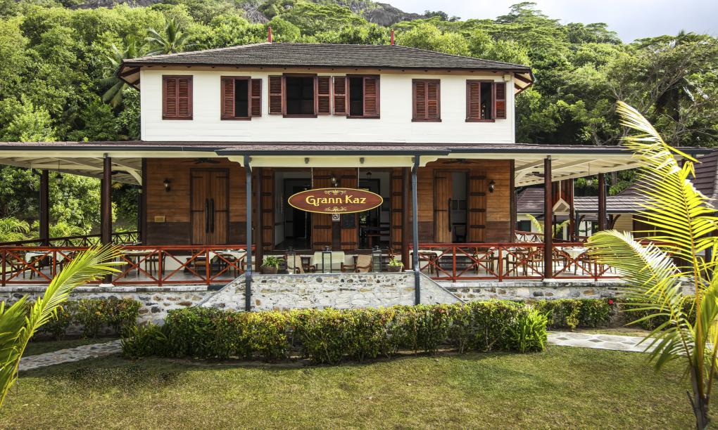 Labriz Silhouette Seychelles