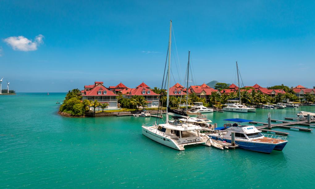 Seyscapes Yacht Charter Sparrow