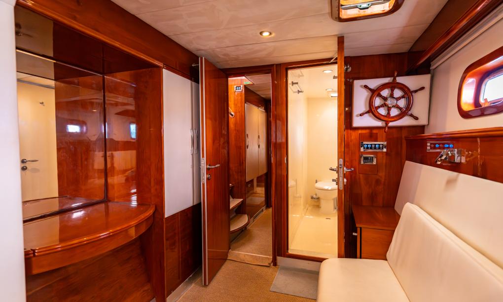 Seyscapes Yacht Charter Sparrow