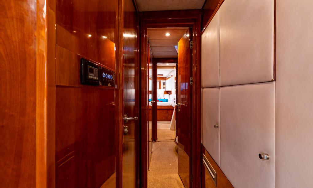 Seyscapes Yacht Charter Sparrow