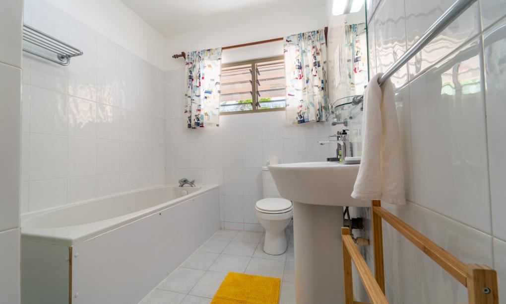 Bonnen Kare - 4-Bedrooms Beachfront Villa