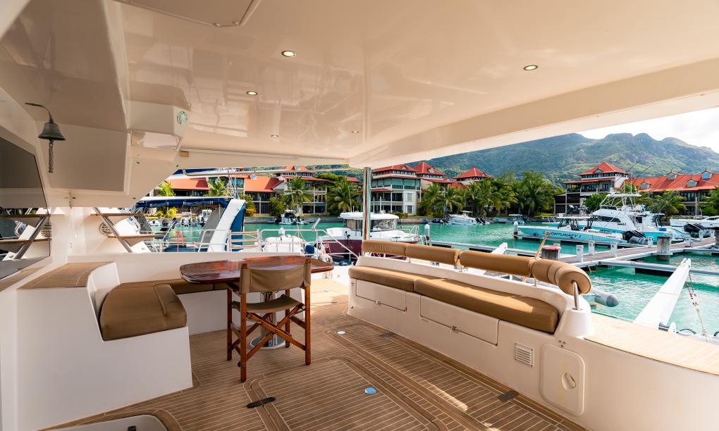 Seyscapes Yacht Charter Cirrus