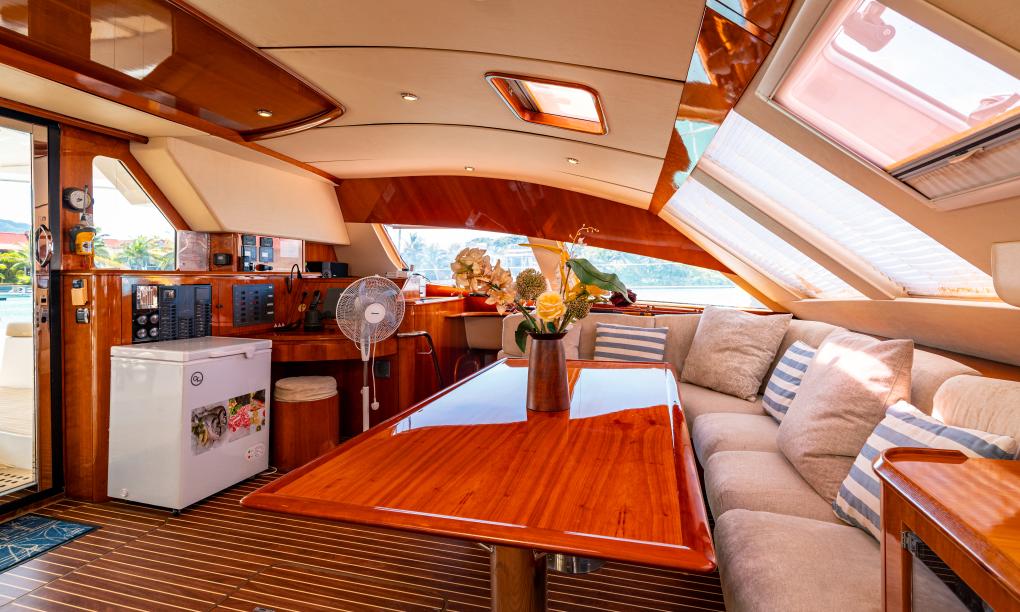 Seyscapes Yacht Charter Cirrus