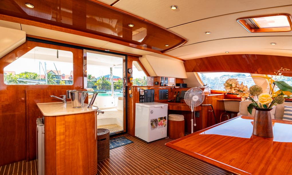 Seyscapes Yacht Charter Cirrus