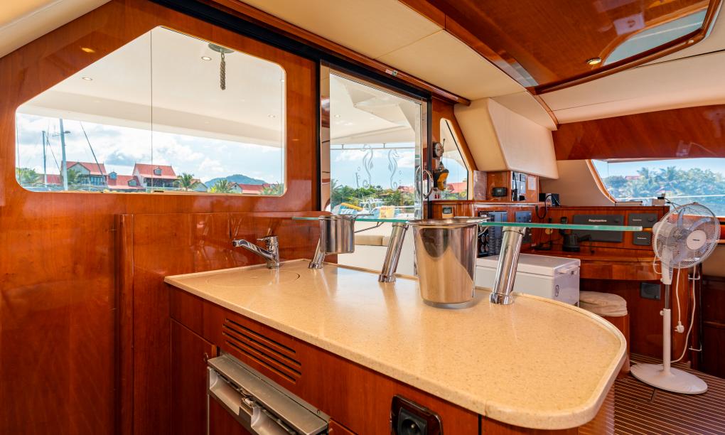 Seyscapes Yacht Charter Cirrus