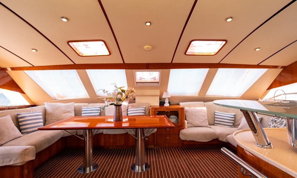 Seyscapes Yacht Charter Cirrus