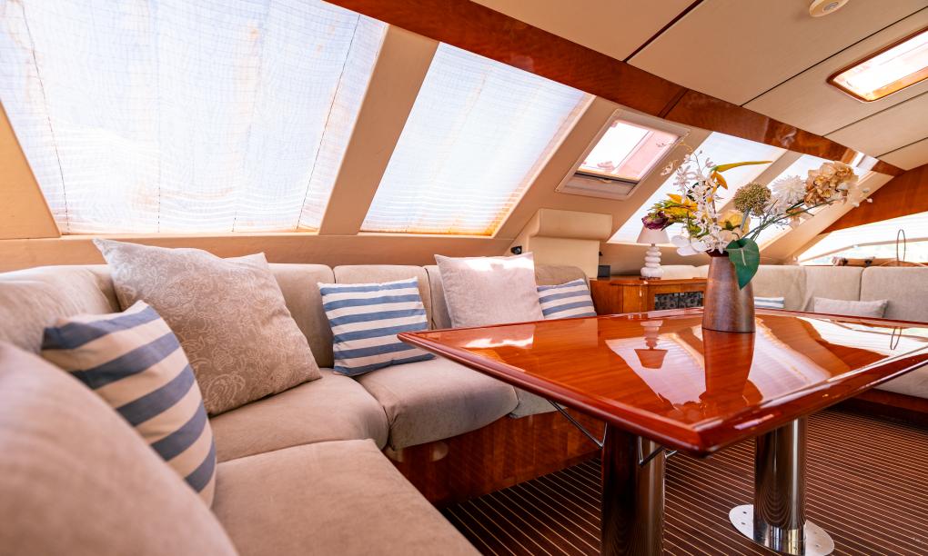 Seyscapes Yacht Charter Cirrus