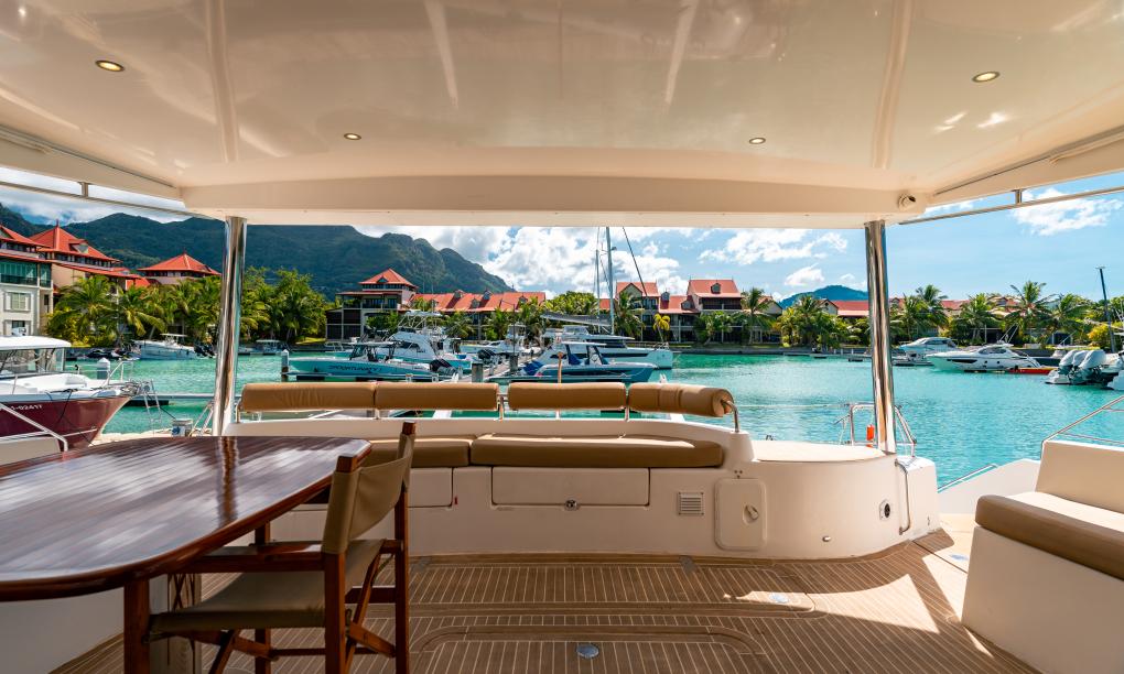 Seyscapes Yacht Charter Cirrus