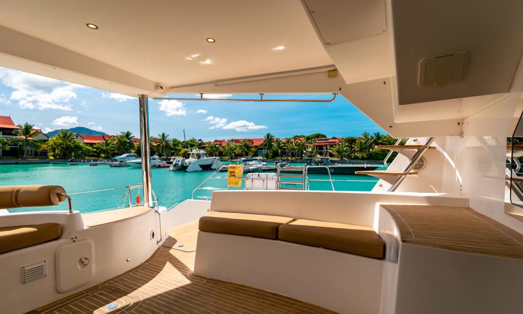 Seyscapes Yacht Charter Cirrus