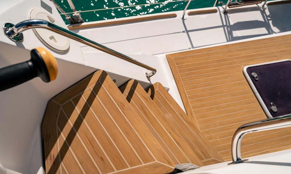 Seyscapes Yacht Charter Cirrus
