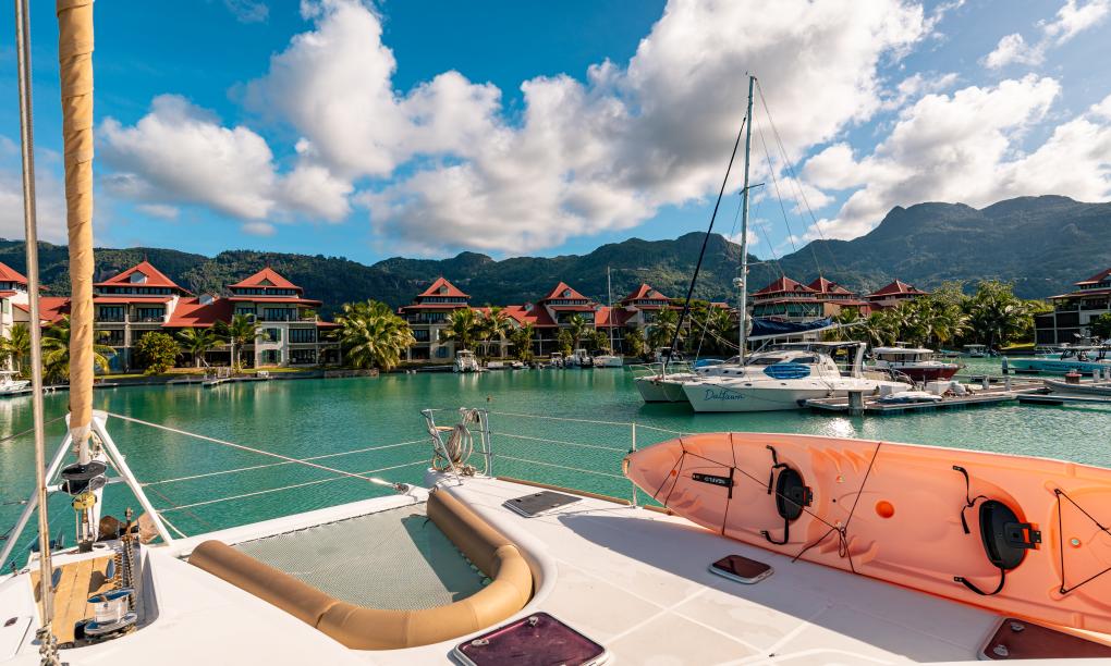 Seyscapes Yacht Charter Cirrus