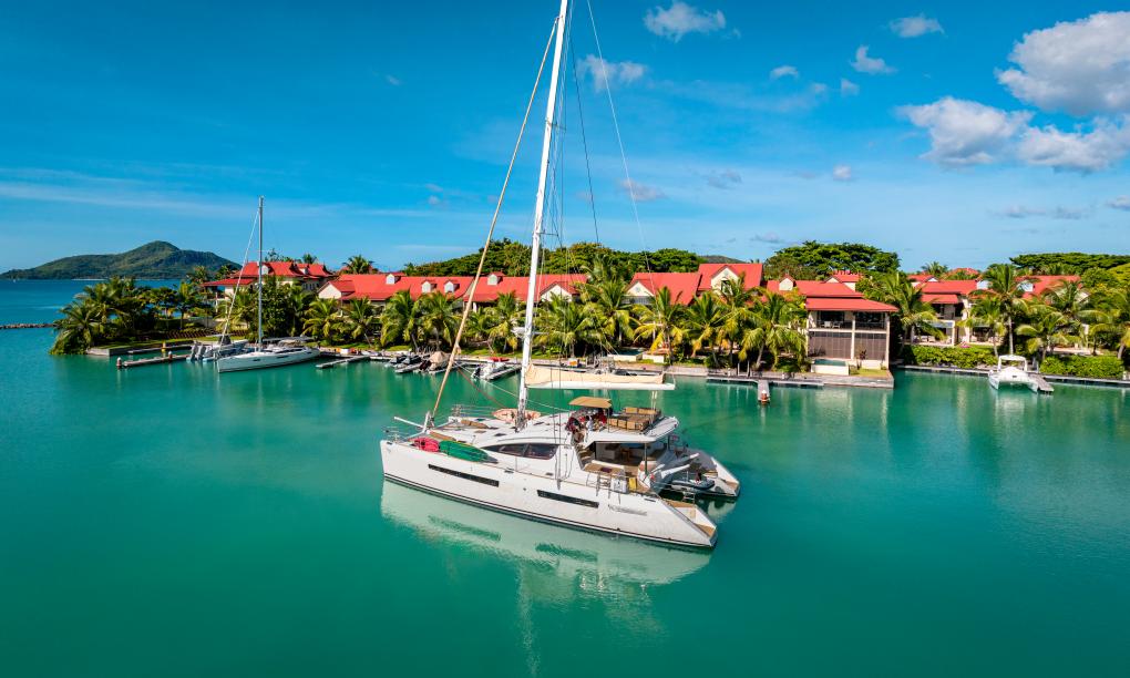 Seyscapes Yacht Charter Cirrus