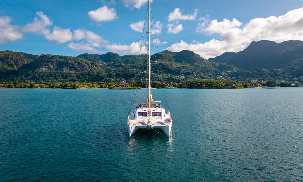Seyscapes Yacht Charter Cirrus