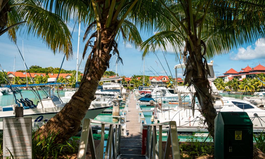 Seyscapes Yacht Charter Cirrus