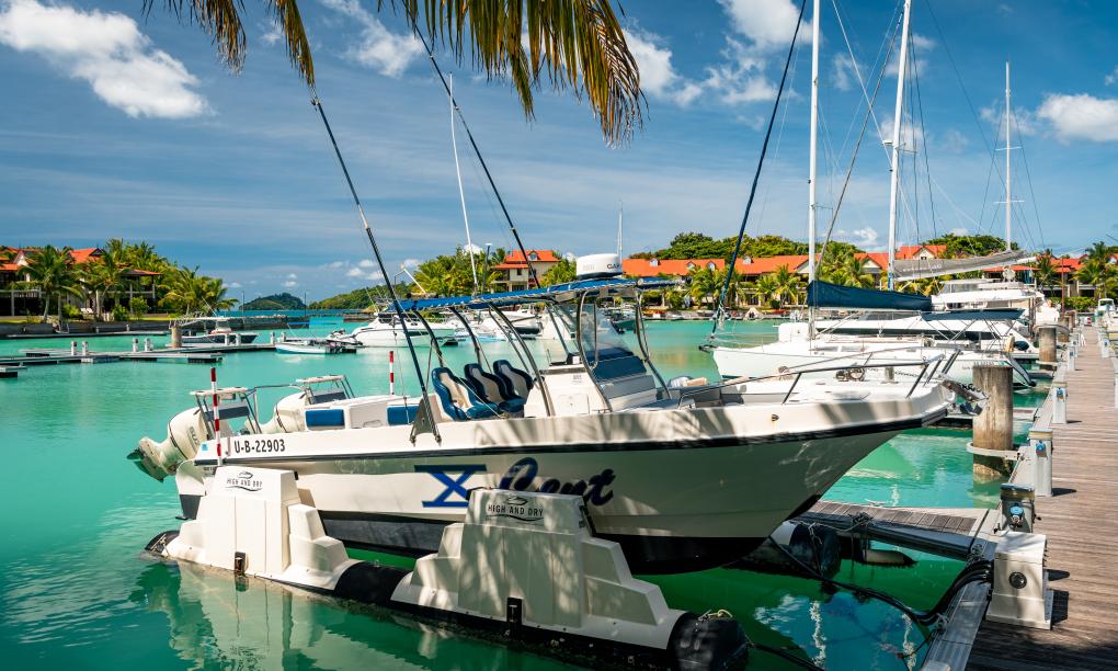 Seyscapes Yacht Charter Cirrus