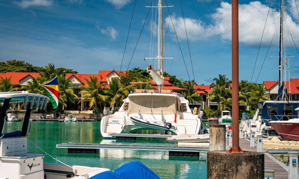 Seyscapes Yacht Charter Cirrus