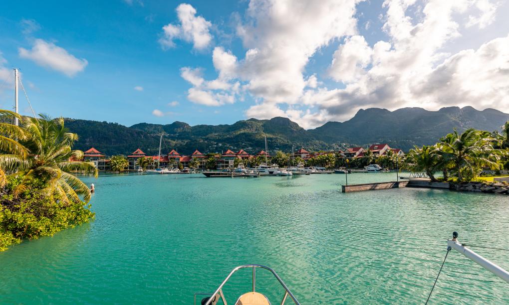 Seyscapes Yacht Charter Cirrus