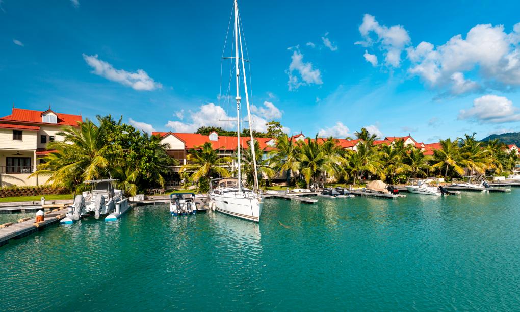 Seyscapes Yacht Charter Cirrus